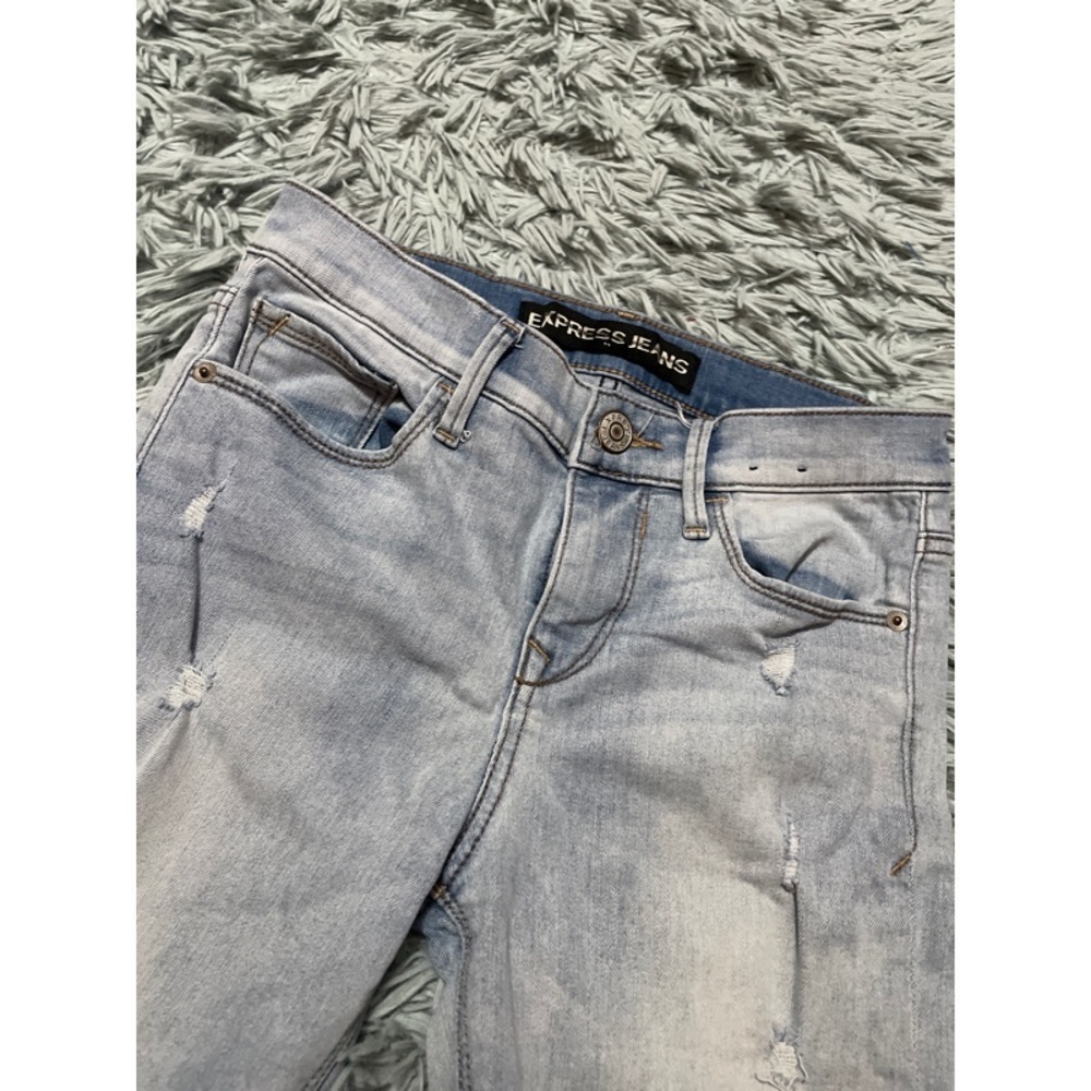 Mid Rise Distressed Legging - Picture 4 of 7
